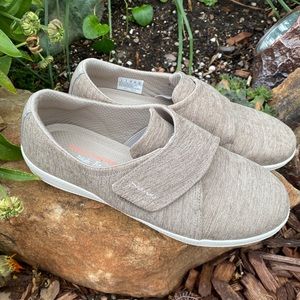 Sketchers Woman’s Slip-ons